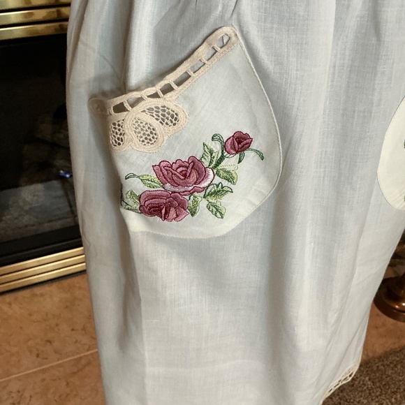 Vintage Boutique Hand Made Full Apron - Picture 3 of 14